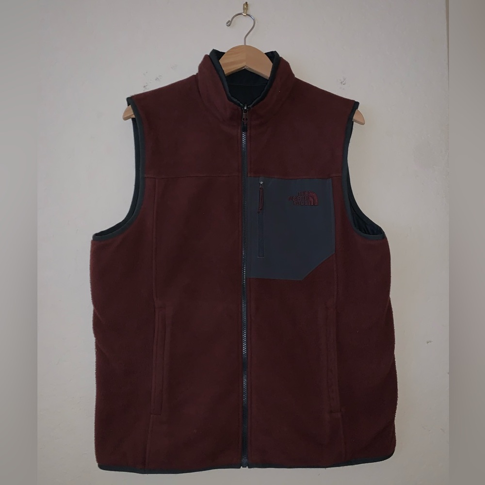 Men’s The North Face reversible vest Size M